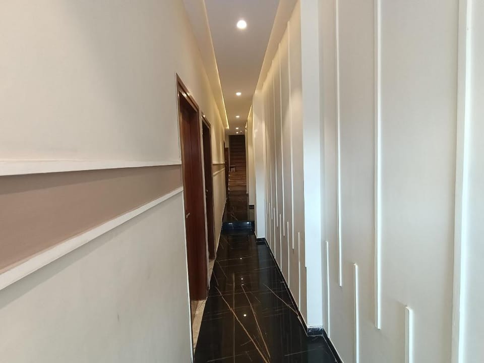 Hotel Beverly Plaza - US Embassy - BKC Kurla West Hotel in Mumbai