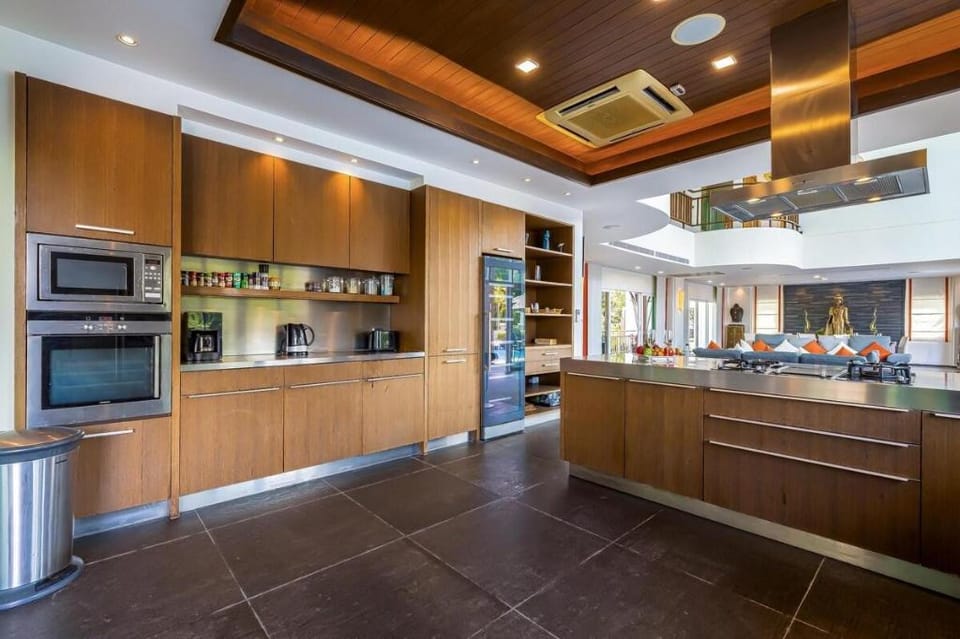Seven Bedrooms Mansion on The Golf Course! (JB2) Villa in Thailand
