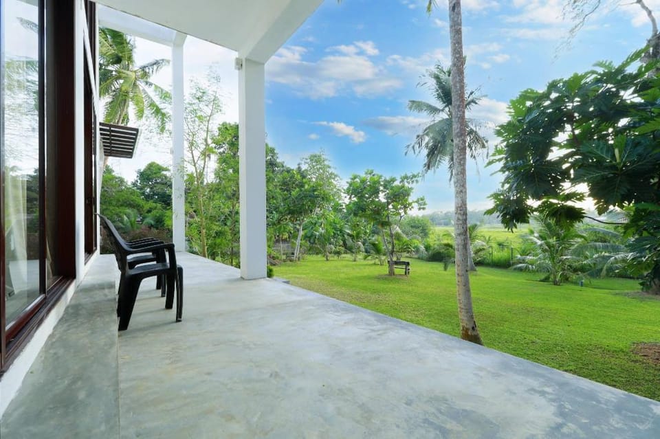 The Villa Close to Surf Beach and Galle - Hotel in Galle