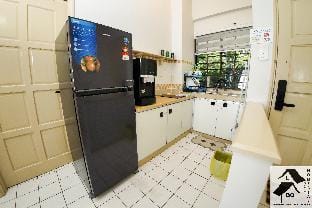 Seaview Lovely HomeStay - 2R 1B (5-7 paxs) Apartment in Port Dickson