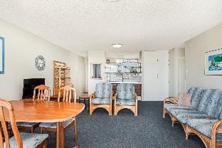 Wyuna - Walking distance to burleigh Apartment in Burleigh Heads