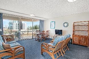 Wyuna - Walking distance to burleigh Apartment in Burleigh Heads