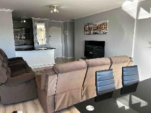 Scenic views  & 24hrs security 5min to Canal Walk Vacation rental in Cape Town