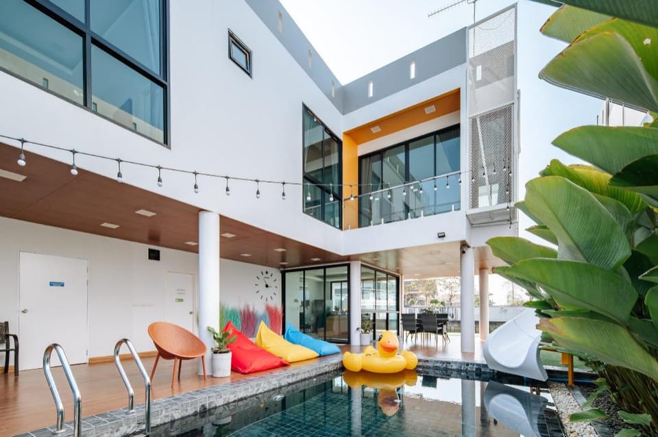 รังสิตพูลวิลล่า ริมน้ำคลอง4  PoolVilla Rangsit Villa in Laos