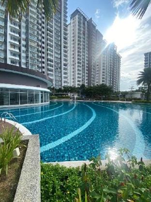 Spacious Cozy Place in Putrajaya with Big Pool Apartment in Putrajaya