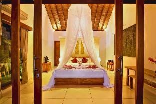 Imperial Paradise 3 BR Villa With Pool NE109A Villa in North Kuta