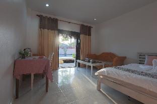 Deep trip villa phuket Room 2 Vacation rental in Chalong