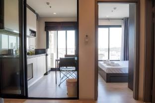 Luxury Condo Thebase &  Infinity Pool Apartment in Pattaya City
