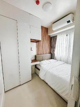 Lian Louise Modern Japandi Retreat with Parking Apartment in Pasay