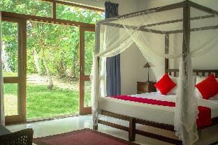 Ranna Beach House - 3 BR Villa for 6 guests Villa in Southern Province