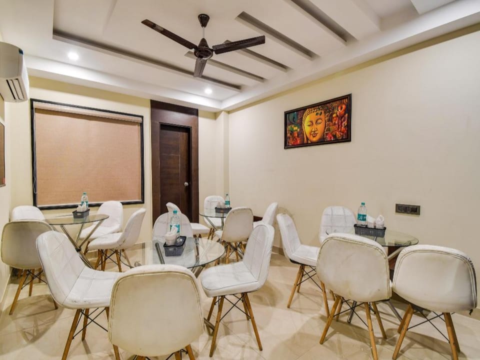 Hotel O Nirvana Residency Hotel in New Delhi