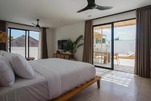 Tropical 4BDR Villa in Canggu Vacation rental in North Kuta