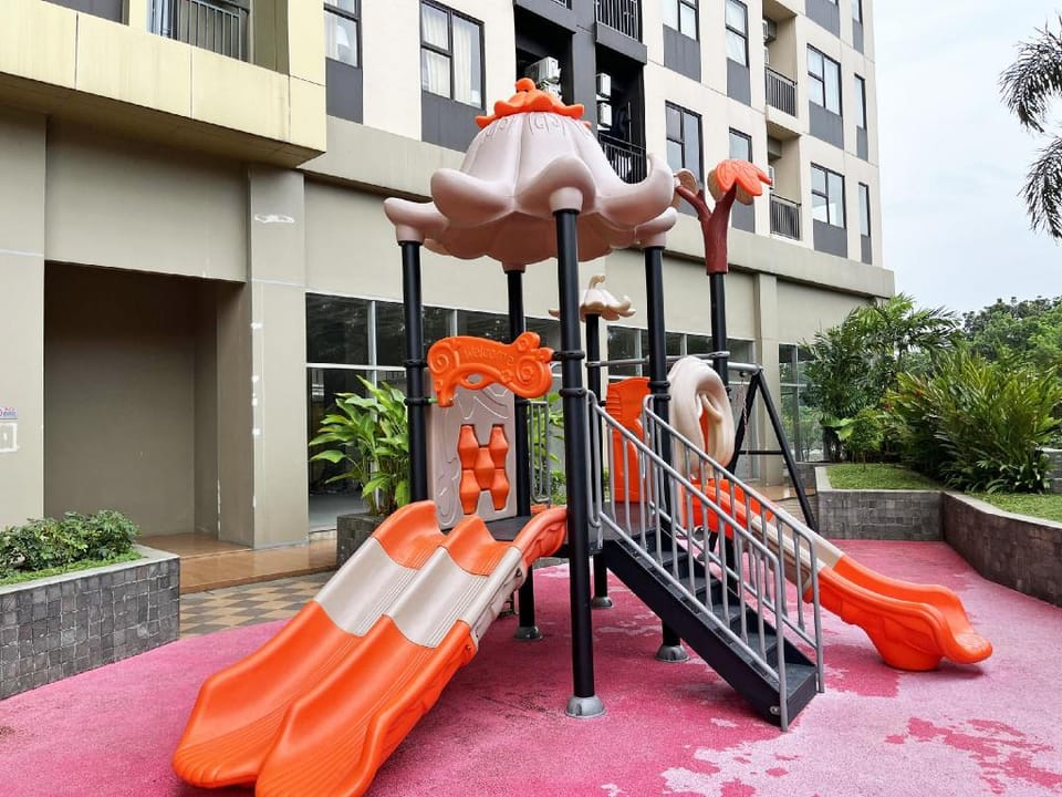 Transpark Cibubur by Icha Rooms Hotel in West Java