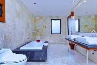 Royal Lodge 1 BR Deluxe Room Garden View NE38B Vacation rental in Bali