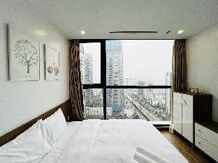 Gem Apartment - Vinhomes Skylake 2BR/Netflix/Pool Apartment in Laos