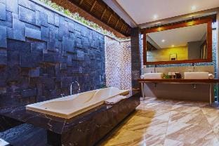 Royal Lodge 1 BR Suite With Private pool NE40B Villa in Bali