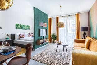 Golden Sunshine Apartment on Corvin Promenade Vacation rental in Budapest