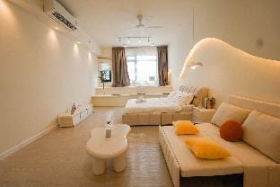 C2611L - Couple Studio Creamy (Bathtub+Projector) Vacation rental in Federal Territory of Kuala Lumpur