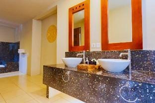 Sun And Sand 1 BR Privat Swimmingpool Villa NE42B Villa in Bali