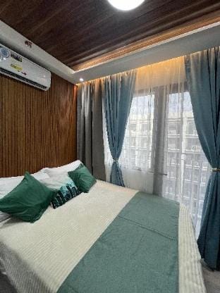 Skycraper Place Near Mall of Asia Apartment in Pasay