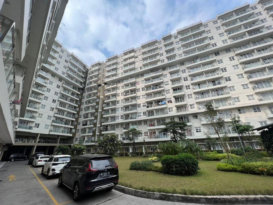 OYO 93559 Apartemen Gateway Pasteur By Erik Hotel in Bandung