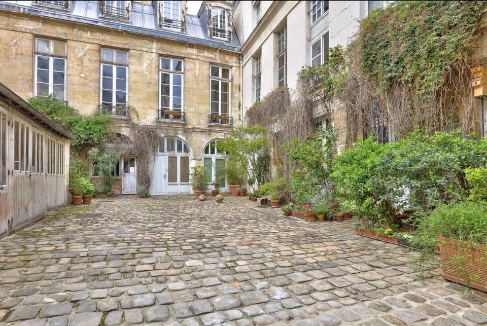 Geranimus St Paul Coeur de paris Apartment in Paris