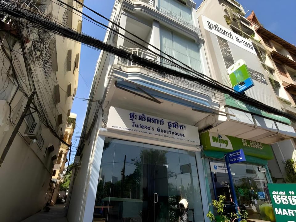 Julieka’s Guesthouse Bed and Breakfast in Phnom Penh Province