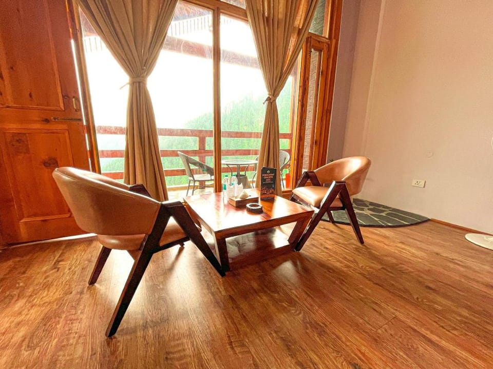 HIMALAYAN CHALETS JIBHI Hotel in Himachal Pradesh