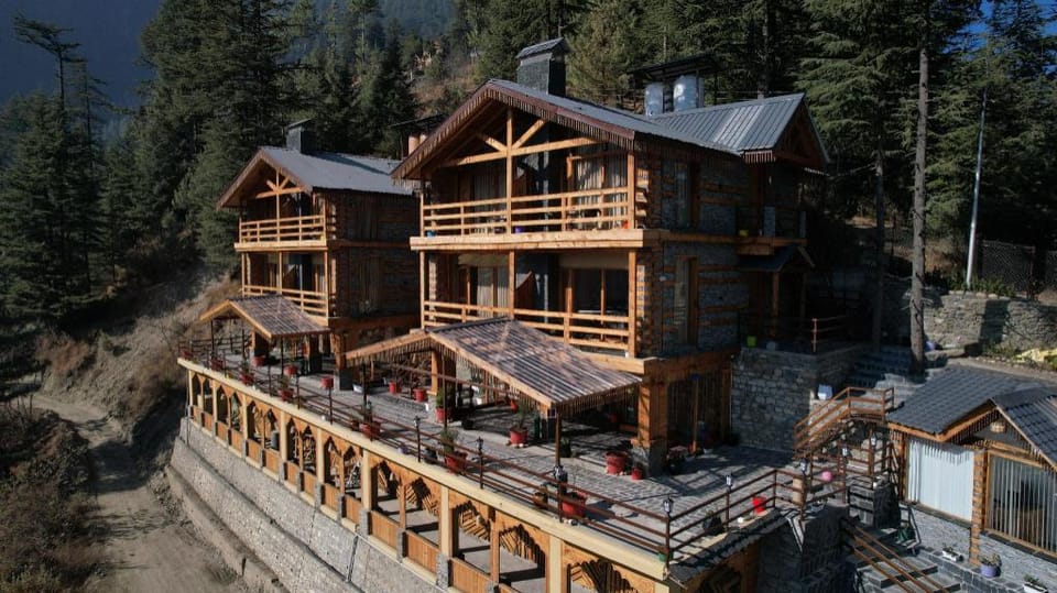HIMALAYAN CHALETS JIBHI Hotel in Himachal Pradesh