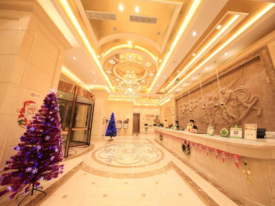 Vienna International Hotel Shanghai Hongqiao Airport Convention and Exhibition Center Huaxu Highway Hotel in Shanghai