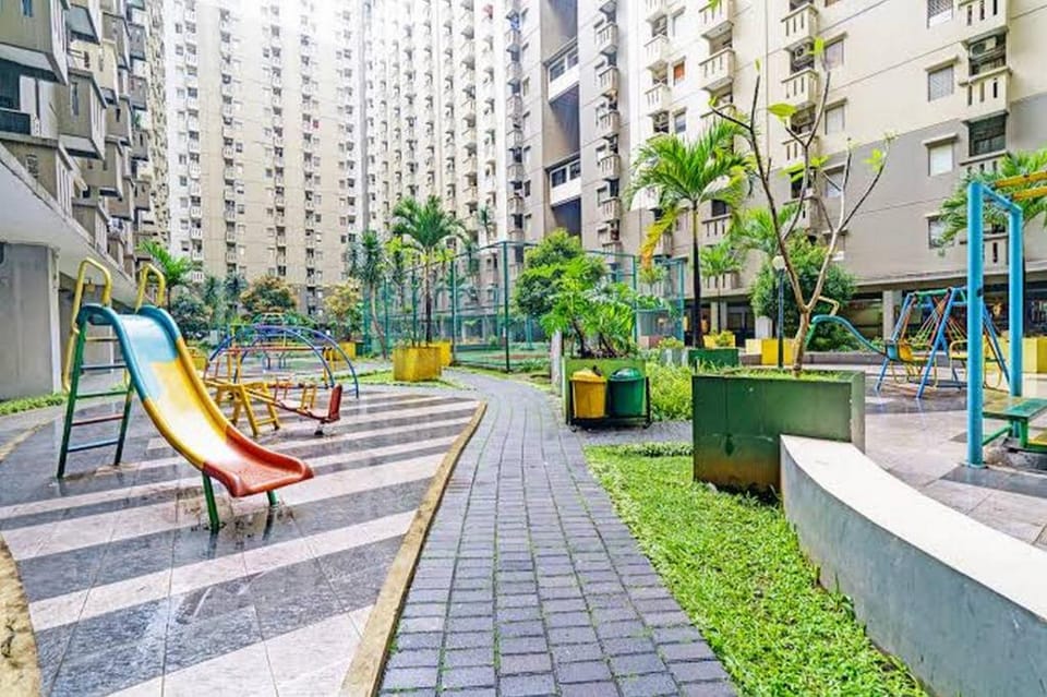 OYO 93545 Gateway Cicadas Apartment By Barbie Homestay Hotel in Bandung