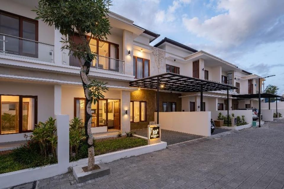 Taman Seminyak Suites Hotel in Kuta