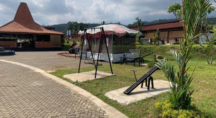 Capital O 93437 Embung Banteran CottageNearLapangan Banteran Hotel in Indonesia