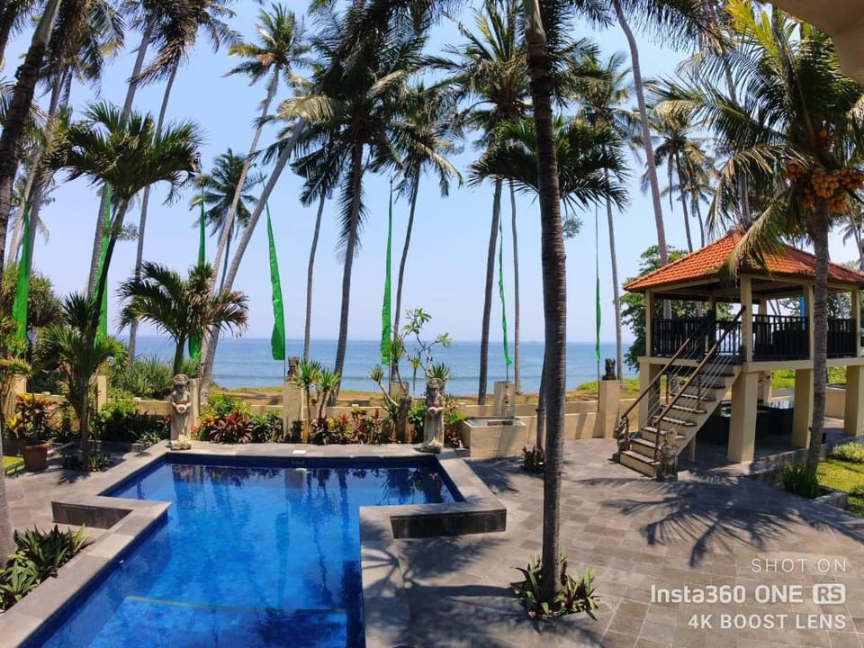 Villa Jasri Ombak  Apartment in Karangasem Regency