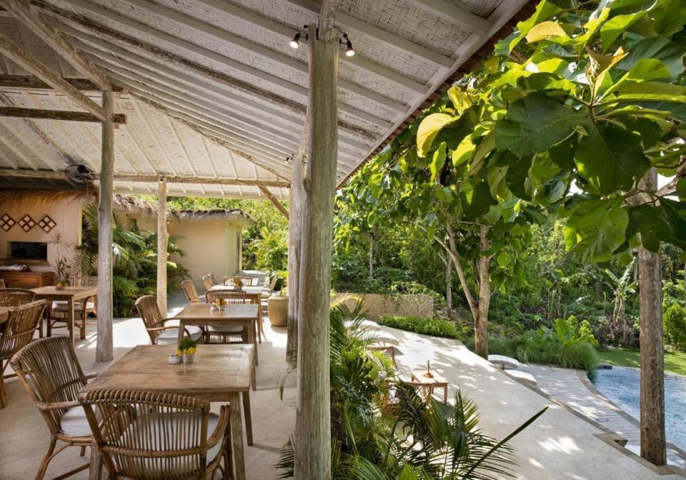 Great Room with Jungle View & Pool in Nusa Penida Villa in Sukawati
