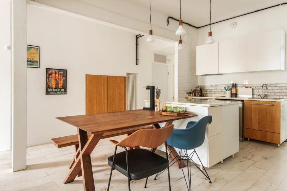 Designer Seaside Ground Floor Flat |Home Theatre Apartment in Hove