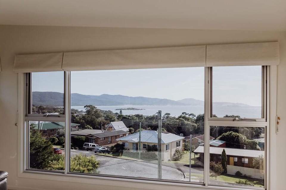 The Watch House | Modern Home | Central Location Vacation rental in Bicheno