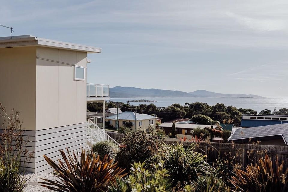 The Watch House | Modern Home | Central Location Vacation rental in Bicheno