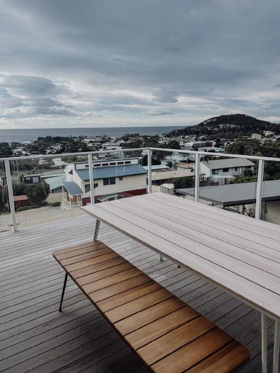 The Watch House | Modern Home | Central Location Vacation rental in Bicheno