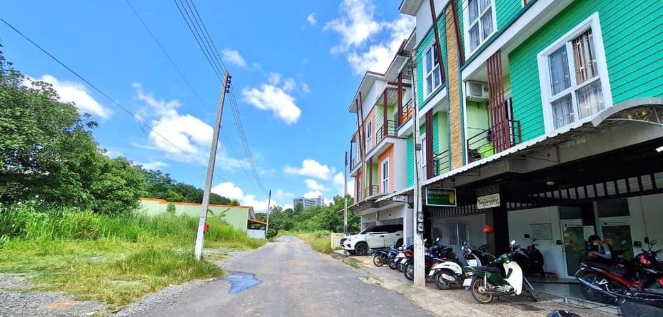 หอพักเรืองเพชร Apartment in Surat Thani Changwat