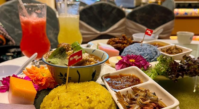 Peranakan Suites Georgetown Apartment in George Town