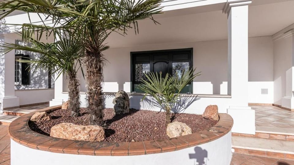 Villa Petrone | Luxury Four Seasons-Jacuzzi&Pool Villa in Emilia-Romagna
