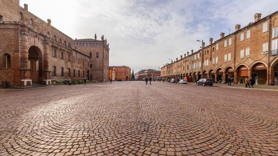 Piazza Martiri-In pieno centro sotto al Castello Apartment in Emilia-Romagna
