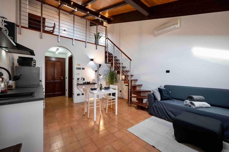 Chardonnay-Cozy Loft Netflix, Wifi & Parking Free Vacation rental in Veneto