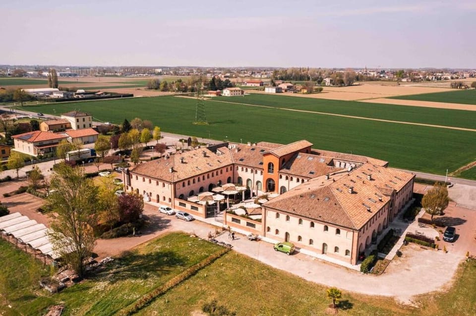 Chardonnay-Cozy Loft Netflix, Wifi & Parking Free Vacation rental in Veneto