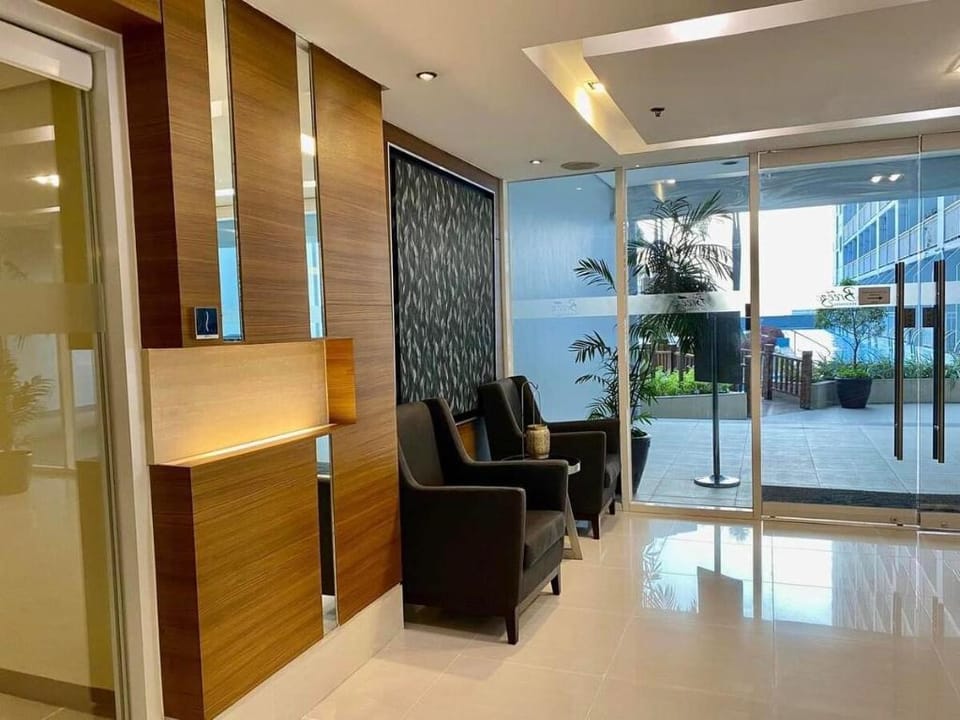 Spectacular Manila View Condo with Prime Location Apartment in Pasay