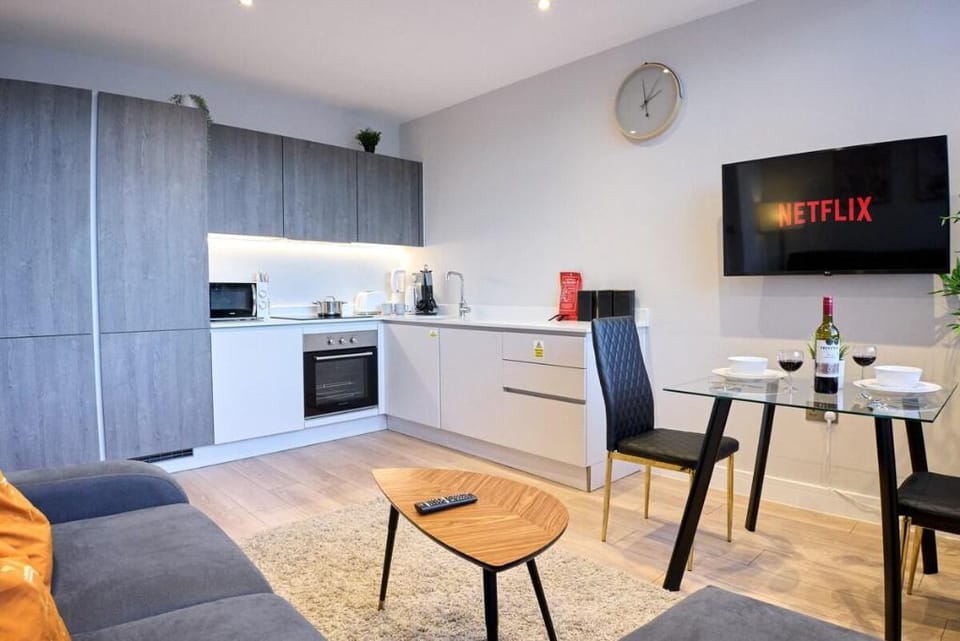 Pluxa Tangerine Vacation rental in Harrow