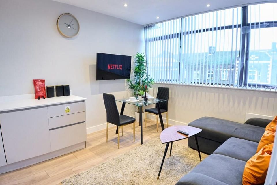 Pluxa Tangerine Vacation rental in Harrow