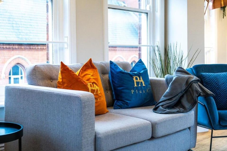 Pluxa Cobalt & Coral * Vacation rental in Birmingham