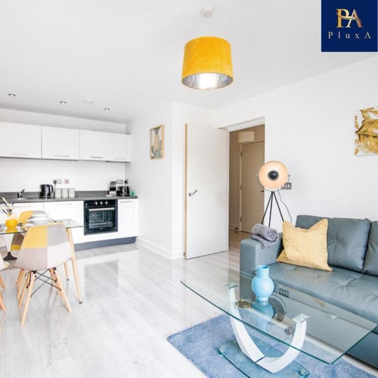 Pluxa WaterSide Apartment Vacation rental in Birmingham